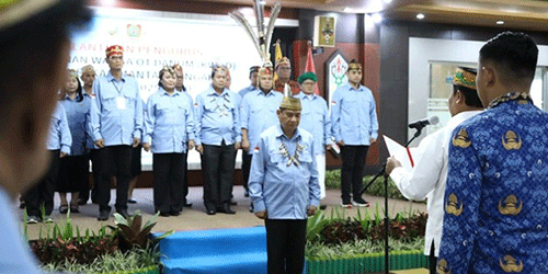 Wagub Edy Pratowo Lantik Pengurus Kerukunan Warga Ot Danum Kalteng