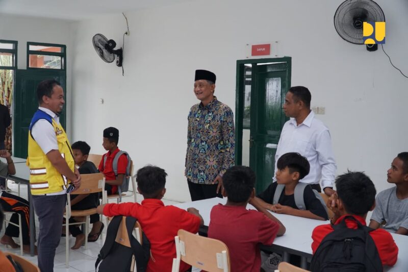 Pastikan Kualitas Bagus, Menteri Pu Dody Hanggodo Inspeksi Renovasi Sekolah Rakyat Di Ternate
