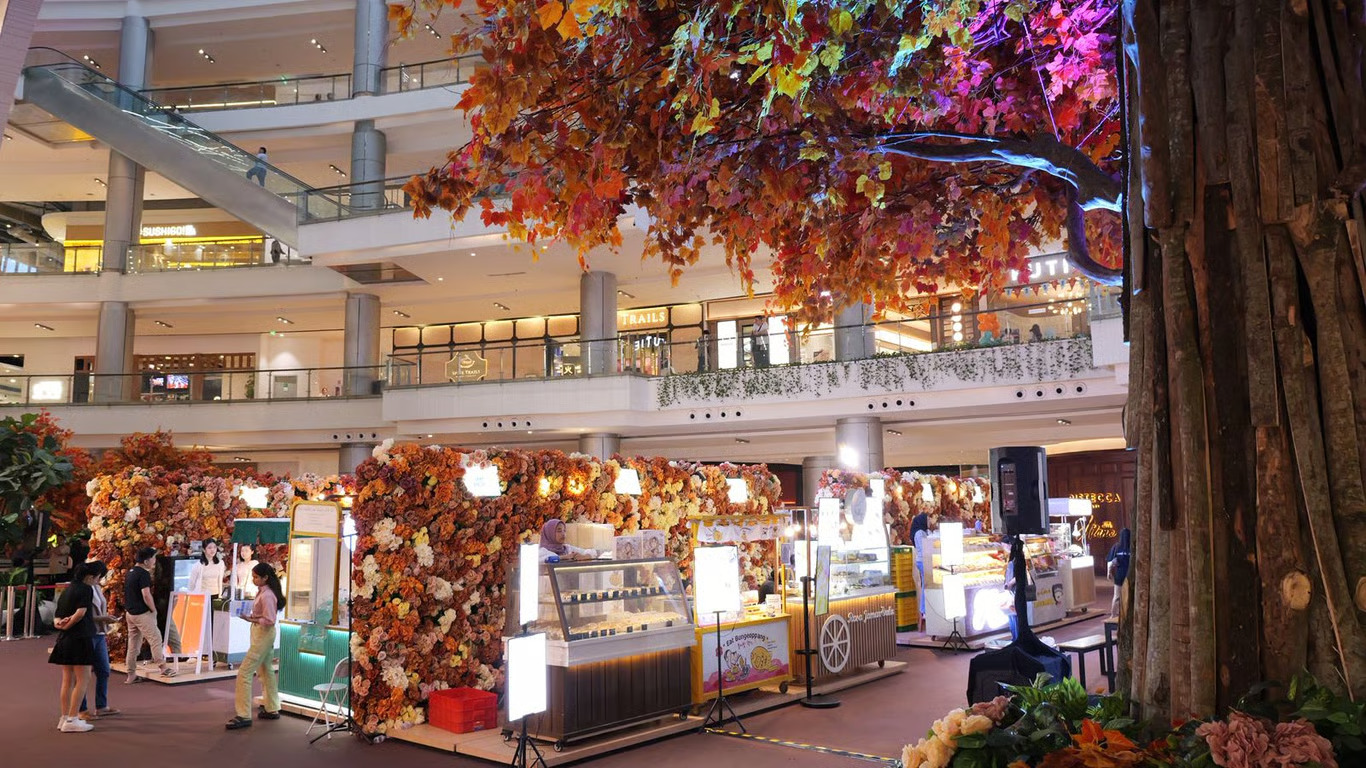 Autumn Foliage di PIK Avenue: Saat Warna-Warni Musim Gugur Hadir di Jakarta