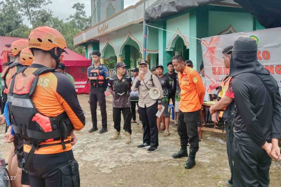 Lansia Diduga Hanyut di Sungai Karau, Tim Gabungan Lakukan Pencarian
