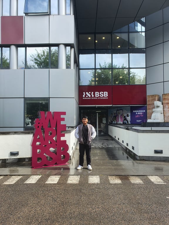 Binusian Satu-satunya Mahasiswa Indonesia di Burgundy School of Business