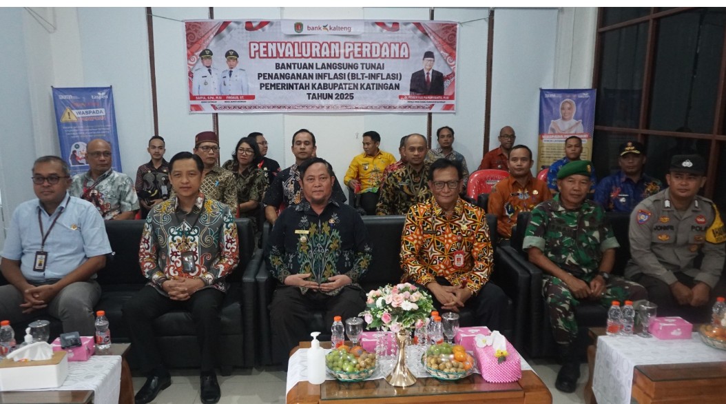 Bupati Katingan Salurkan BLT Inflasi untuk Ringankan Beban Warga