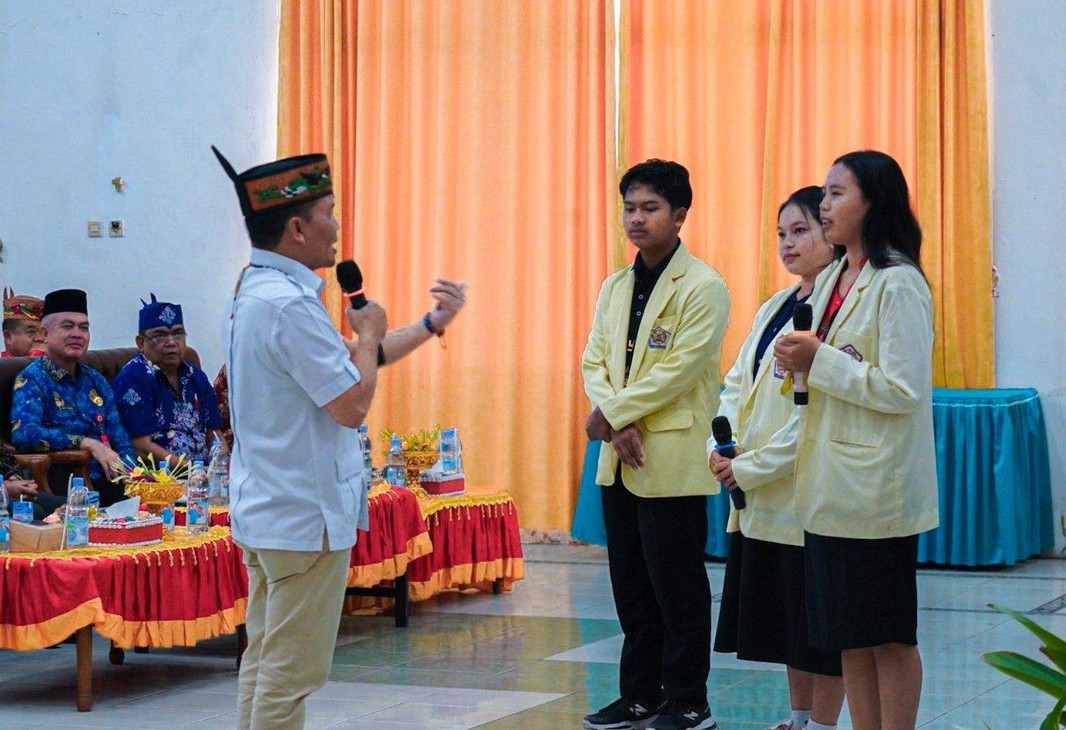 Gubernur Kalteng Dorong Satu Sarjana Satu Keluarga Dayak