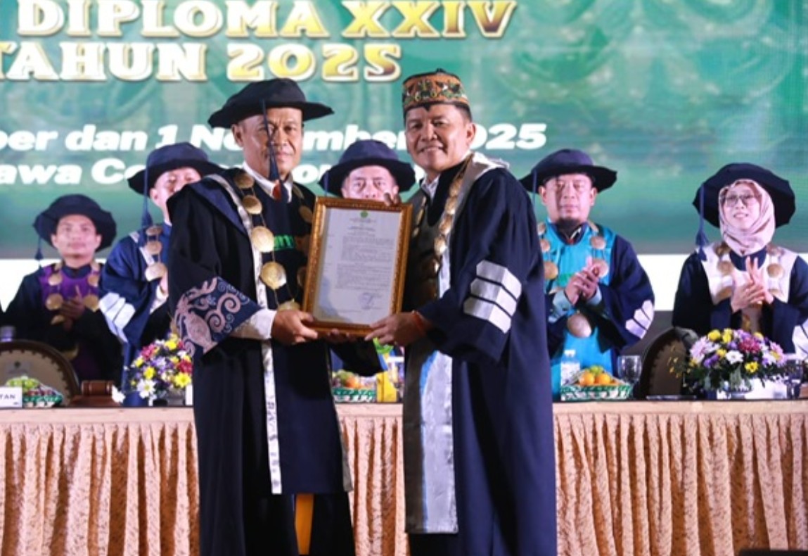 UMPR Wisuda 2.000 Lulusan dan Kukuhkan Guru Besar Baru