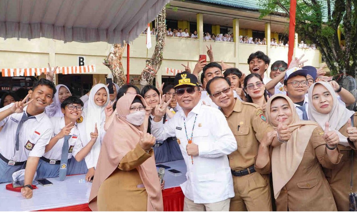 Gubernur Kalteng Tinjau Cek Kesehatan Pelajar