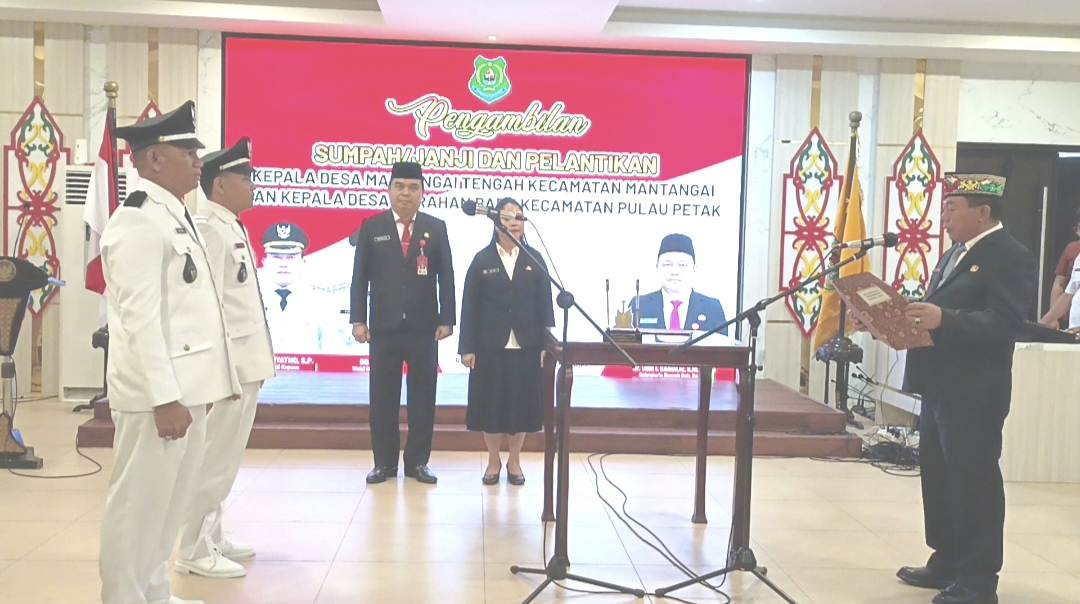 Bupati Kapuas Lantik Dua Kepala Desa Baru