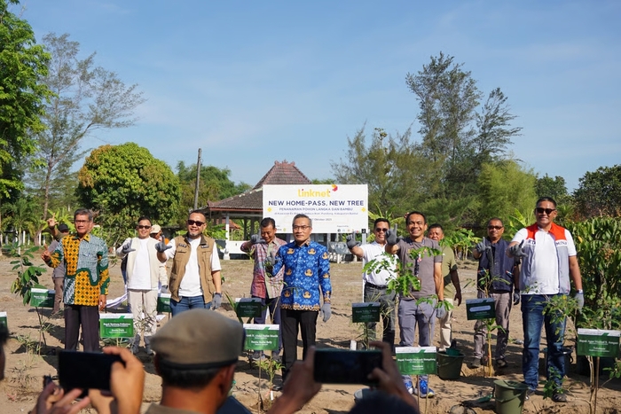 Dorong Penghijauan di Jateng dan DIY, Linknet Laksanakan Program New Home-Pass, New Tree