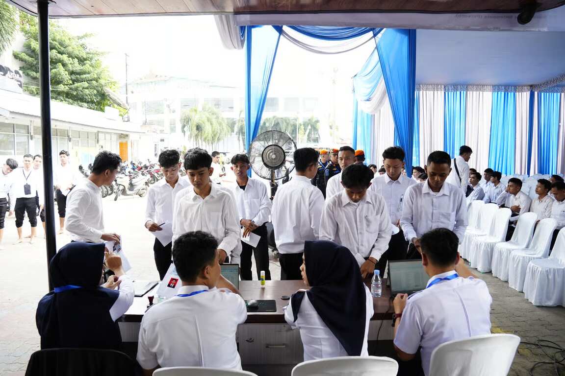 Ribuan Peserta Ikuti Tahapan Seleksi Kesehatan Rekrutmen KAI Divre IV Tanjungkarang Tahun 2025