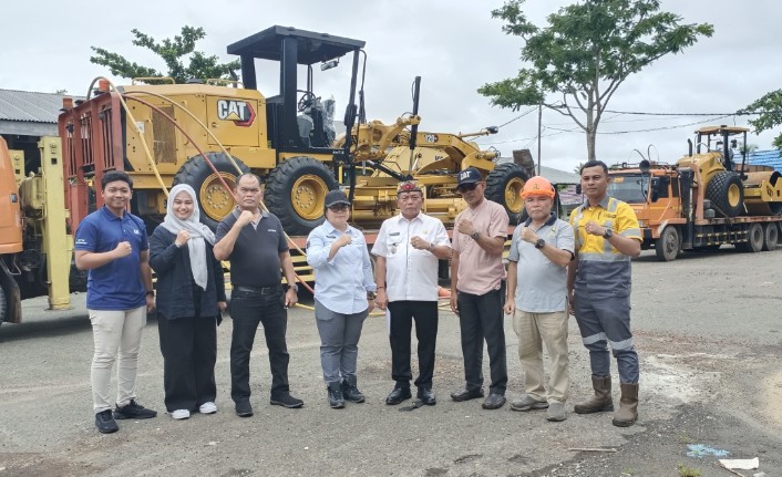 Bupati Wiyatno Tinjau Workshop dan Serah Terima Alat Berat Baru Dinas PUPR