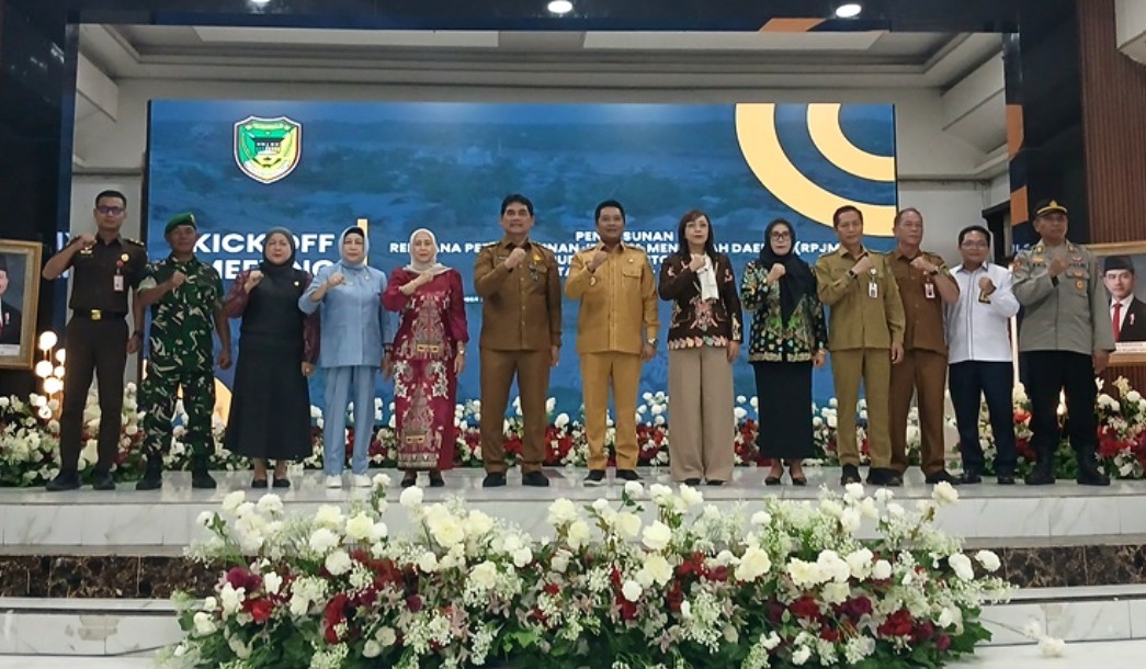 Shalahuddin-Felix Luncurkan Program 100 Hari Kerja