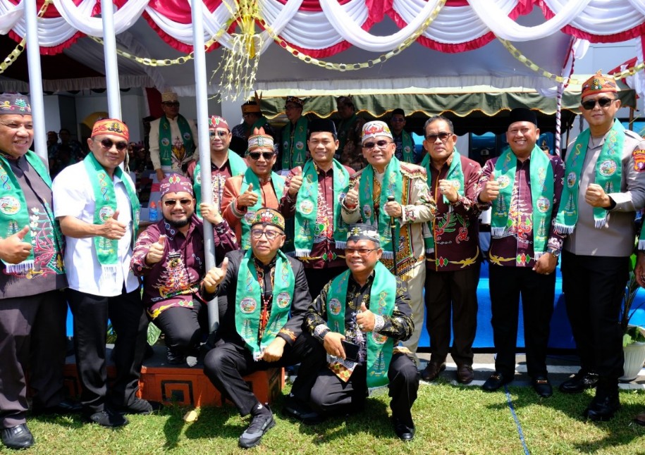 Bupati Mura Hadiri HUT ke-23 Kabupaten Barito Timur