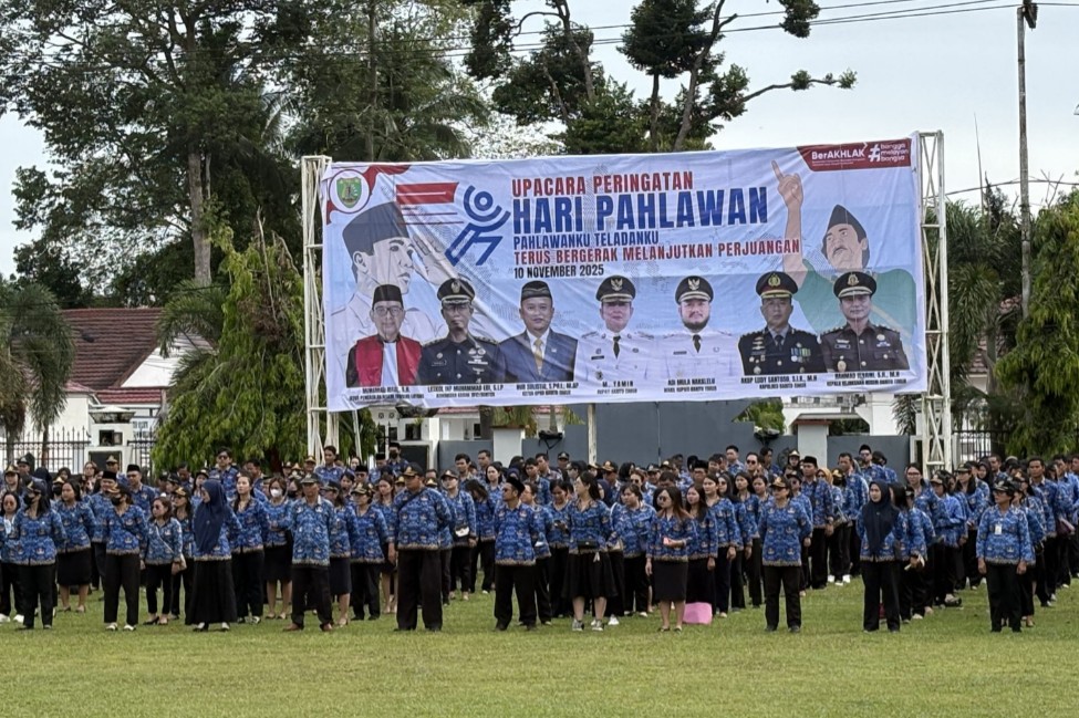 Bupati M Yamin Pimpin Apel Hari Pahlawan ke-80, ASN Berprestasi Diganjar Penghargaan