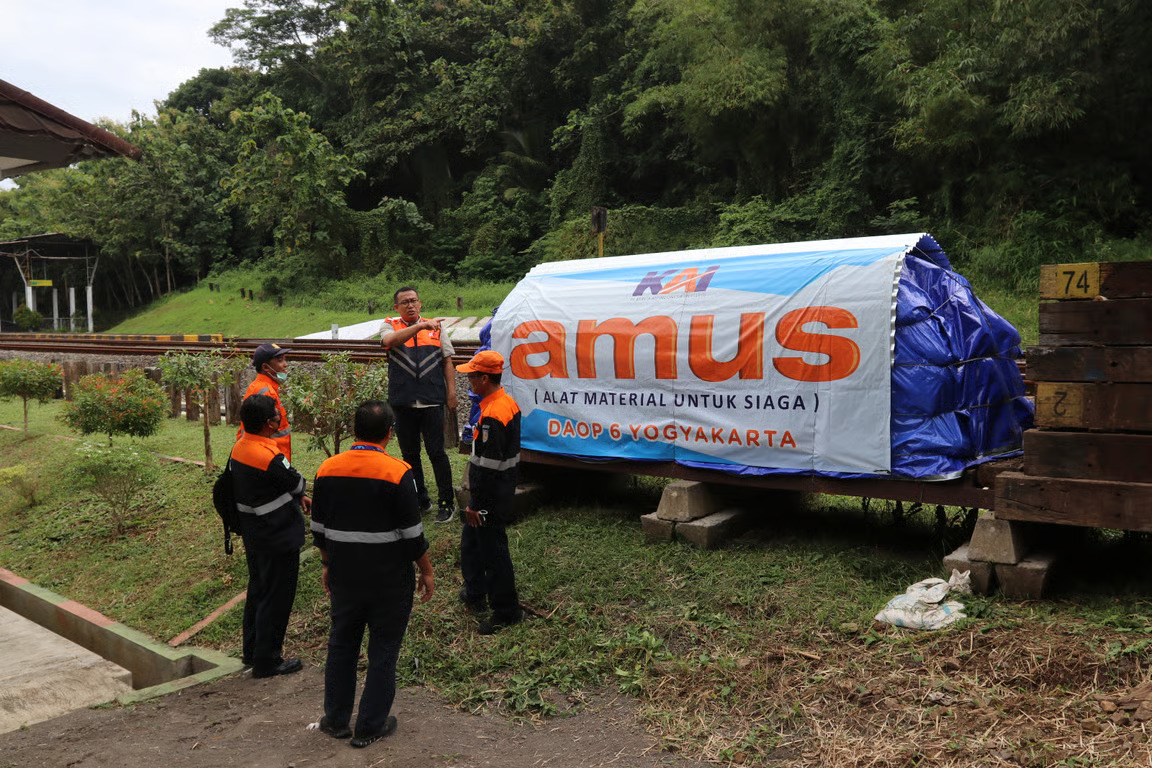 Jelang Nataru, KAI Siagakan 735 Petugas Ekstra dan Material Siaga untuk Amankan Perjalanan Kereta Api