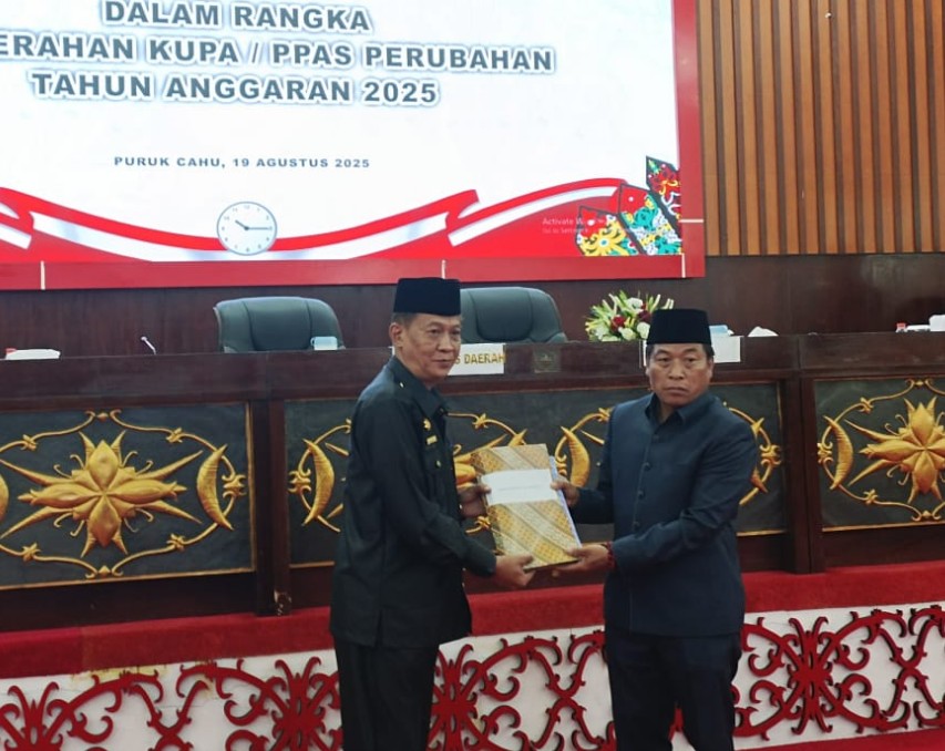 Pemkab Mura Serahkan Rancangan P-KUA dan P-PPAS 2025