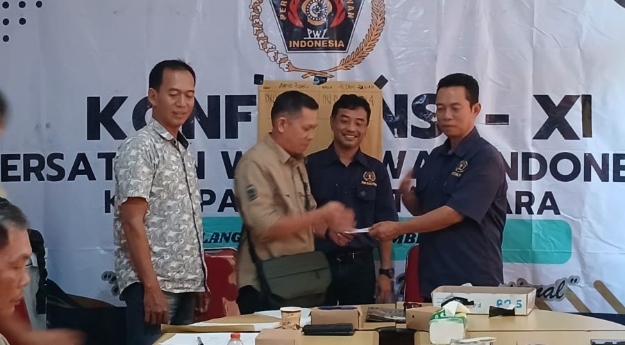 Deni Hariadi Nakhodai PWI Barito Utara  Periode 2025–2028