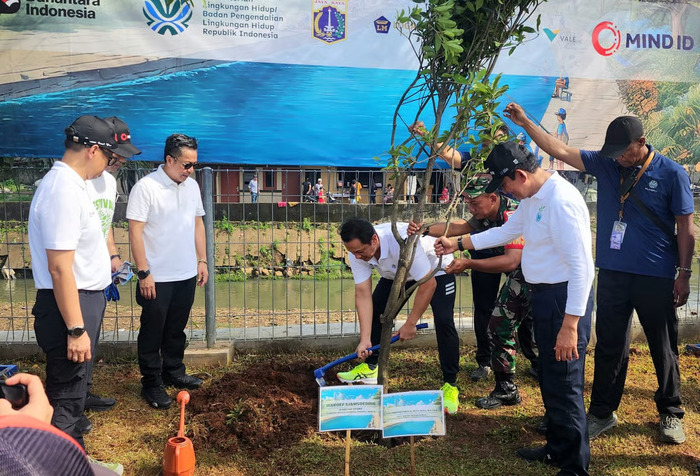 Komitmen Jaga Lingkungan, Grup MIND ID Dukung Konservasi Sungai Cipinang