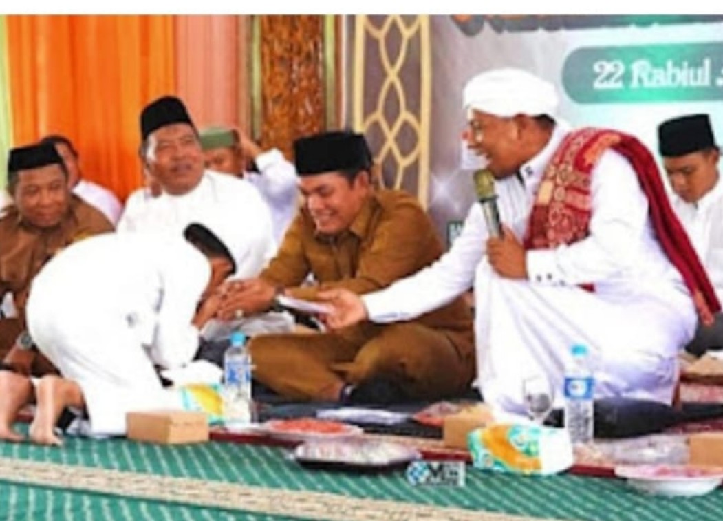 Wabup Rahmanto Hadiri Maulid Nabi di Ponpes Karya Pembangunan, Luncurkan Kartu Pintar Santri