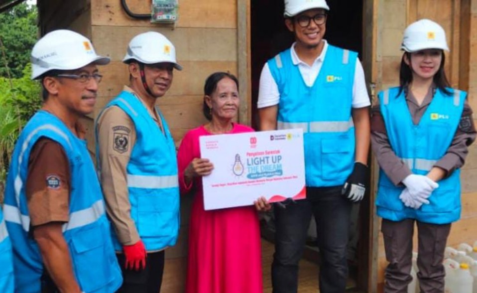 Heriyus Resmikan Listrik Desa di 22 Wilayah