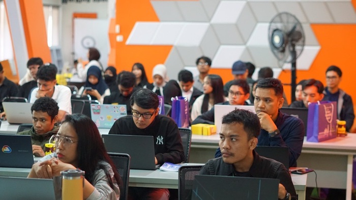 Kolaborasi Telkom AI Connect, Alibaba Cloud, dan HiColleagues Hadirkan Sertifikasi AI Bertaraf Global di Makassar