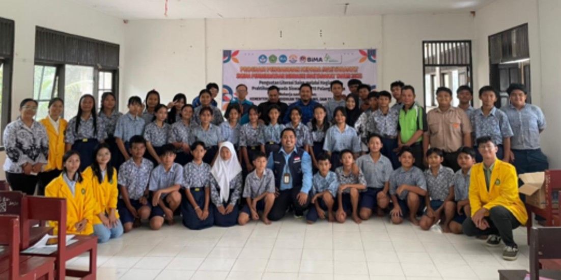 Tim UPR Hidupkan Literasi Sains di SMPN 10 Palangka Raya