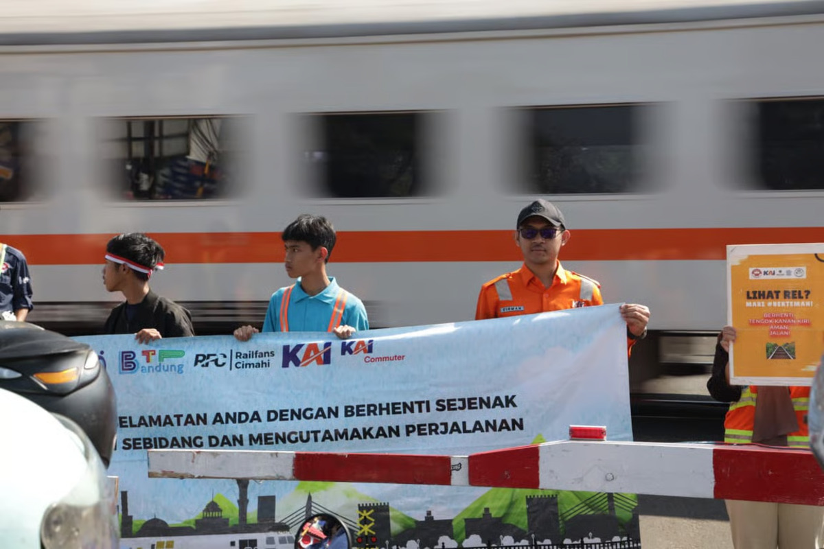 Daop 2 Bandung Terus Himbau Keselamatan: Pengguna Jalan Wajib Berhenti Sesaat Sebelum Melintasi Perlintasan Sebidang