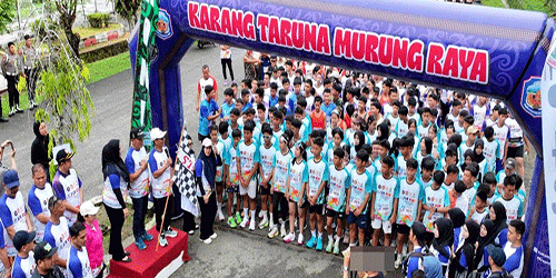 Bupati Heriyus Lepas Fun Run Murung Raya Hebat Season I di Alun-alun Jorih Jerah Puruk Cahu