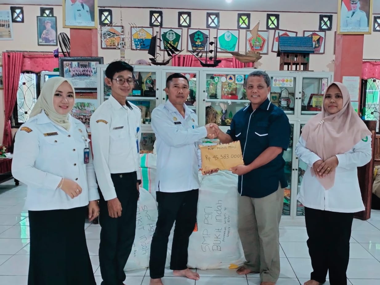Pramuka Mentaya Hilir Utara Serahkan Donasi Rp45 Juta untuk Korban Bencana Aceh dan Sumatera