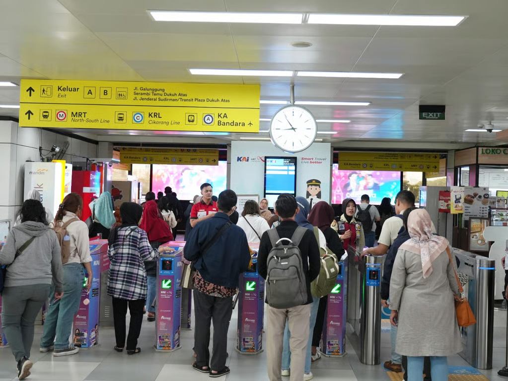 KAI Catat Kenaikan Pengguna LRT Jabodebek pada Periode 1–14 Desember 2025 Seiring Penyesuaian Pola Operasional