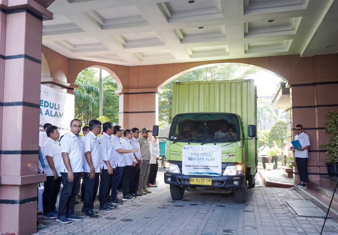 PTPN Group Salurkan Bantuan untuk Korban Bencana di Aceh, Sumatera Utara, dan Jawa Timur