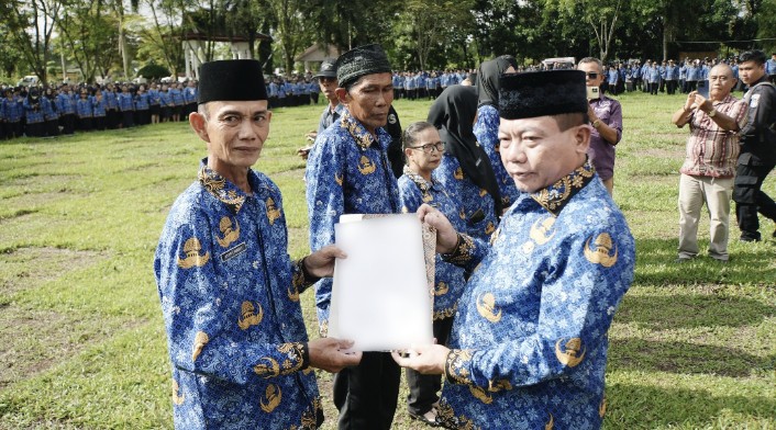 2.271 PPPK Paruh Waktu di Kapuas Terima SK