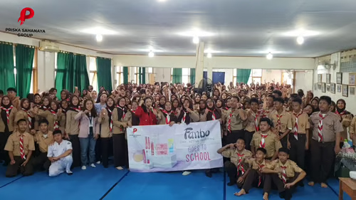 Turning Viral Content into Leads and Sales Workshop with Priska Sahanaya & Beauty Class Fanbo at SMK Kesehatan Mulia Karya Husada