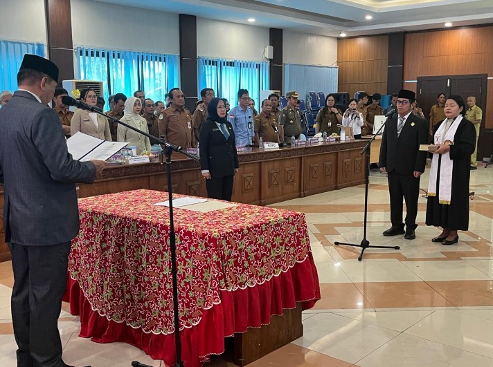 Bupati Lantik Misnohartaku Sebagai Sekda Baru Barito Timur