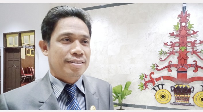 Legislator Minta Tertibkan Tiang dan Kabel Telekomunikasi Semrawut