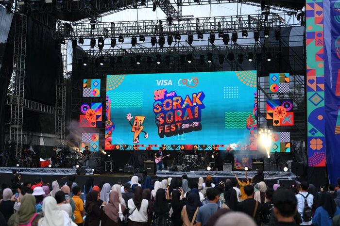 Bank Raya dan Visa Perkenalkan Kartu Digital Debit Visa di Sorak Sorai Fest 2025