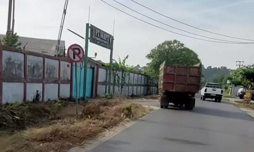 Eks Gudang Karet Diduga Jadi Penampung Limbah Sawit, Warga Sampit: Bau Menyengat, Bikin Muntah!