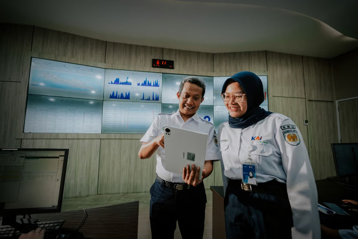 Pantau Kelancaran Pelayanan Selama Masa Nataru, KAI Services Andalkan Unit Command Center