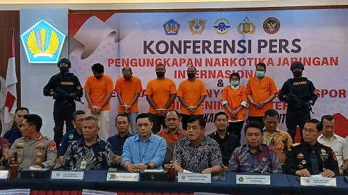 Kompak! Selundupkan Narkoba, Lambung dan Usus Suami Istri Ini Dipenuhi Sabu-sabu